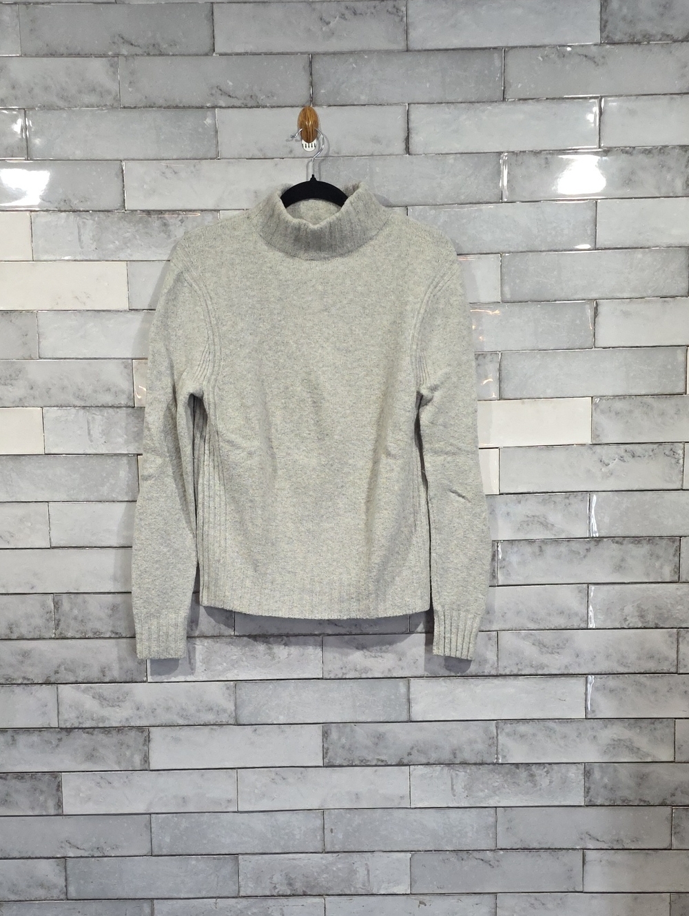 J. Crew Women's Light Gray Turtleneck Sweater Size Medium